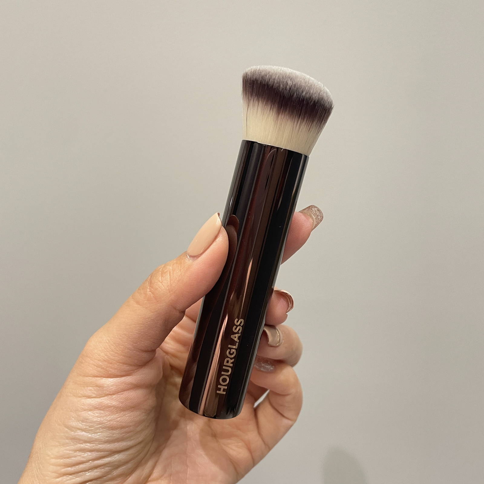 HOURGLASS Vanish Seamless Finish Foundation Brush