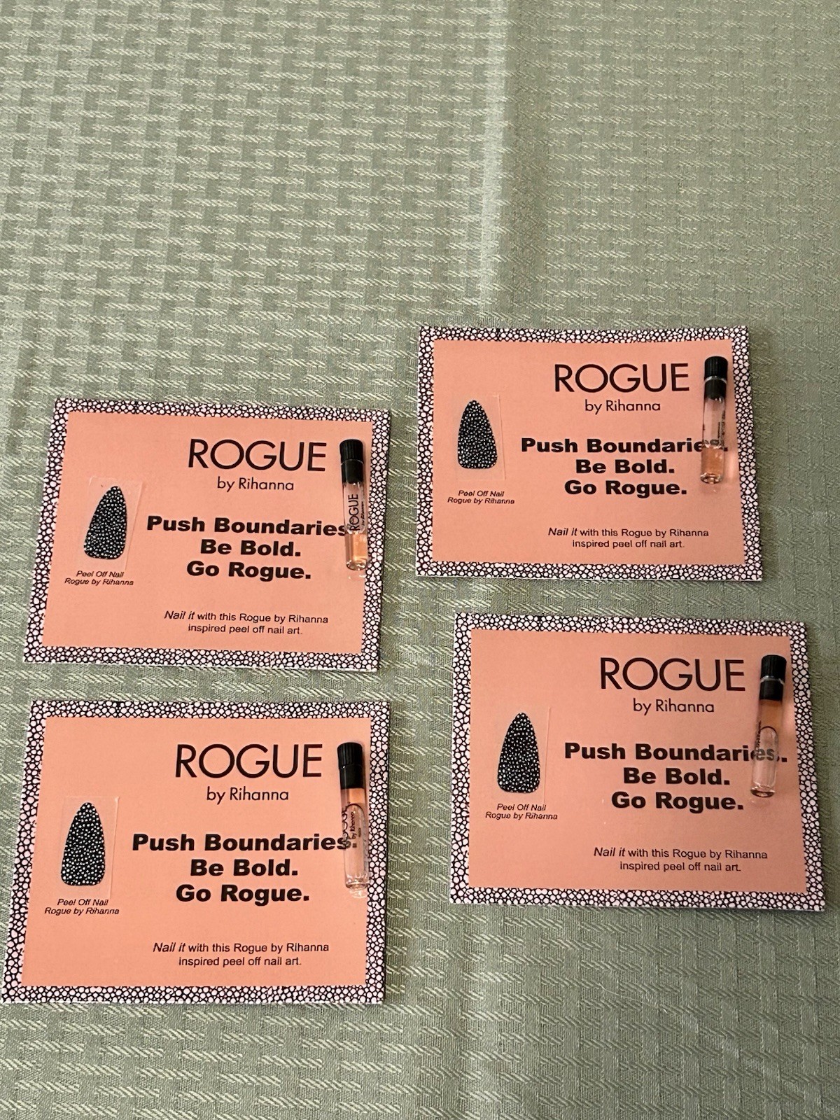 Rihanna Rogué Perfume Samples- 4Pcs