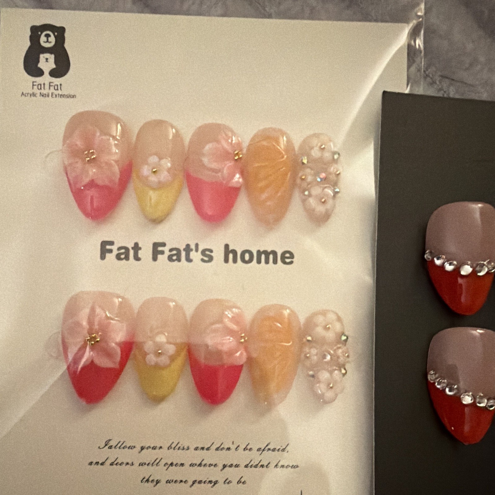 Fat Fat’s home Press-On Nails Long Almond 3D Floral Multicolor Shiny