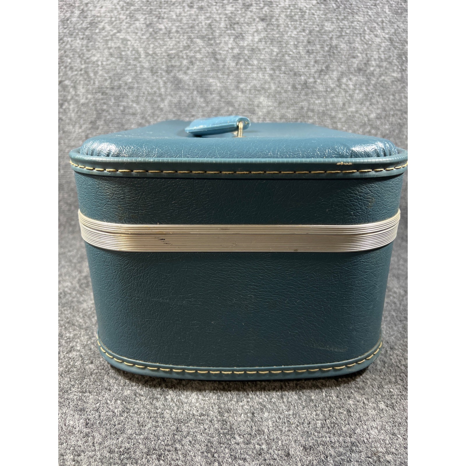 Vintage Blue Hard Shell Luggage Train Case Makeup Travel Cosmetic Bag w Key