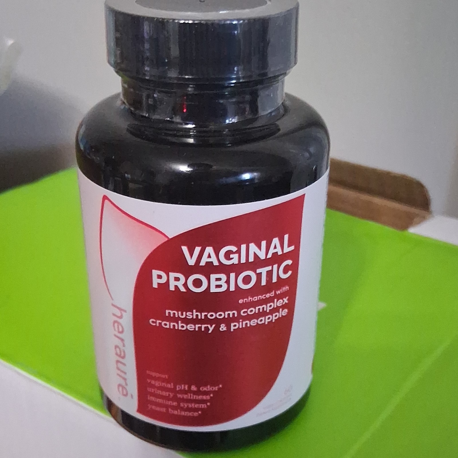 Herauré Vaginal Probiotic Capsules Mushroom Complex Cranberry Pineapple