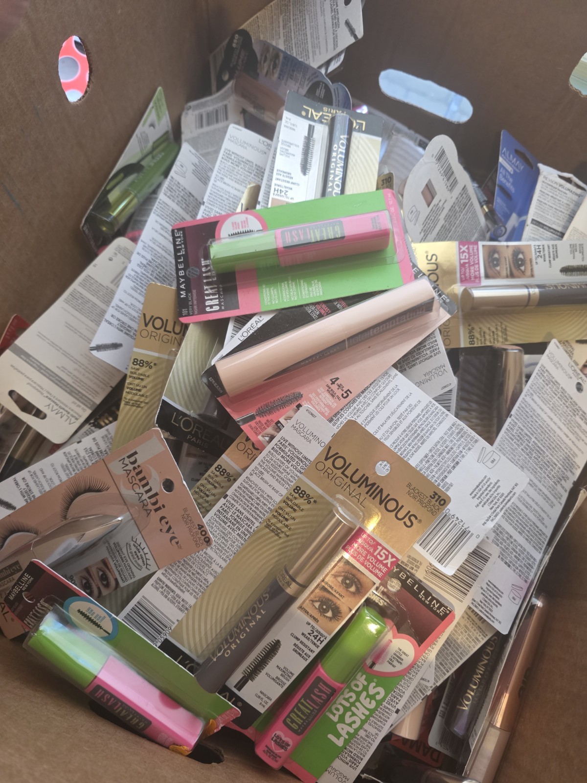Wholesale Mix Lot Of 100 Pieces New Cosmetics