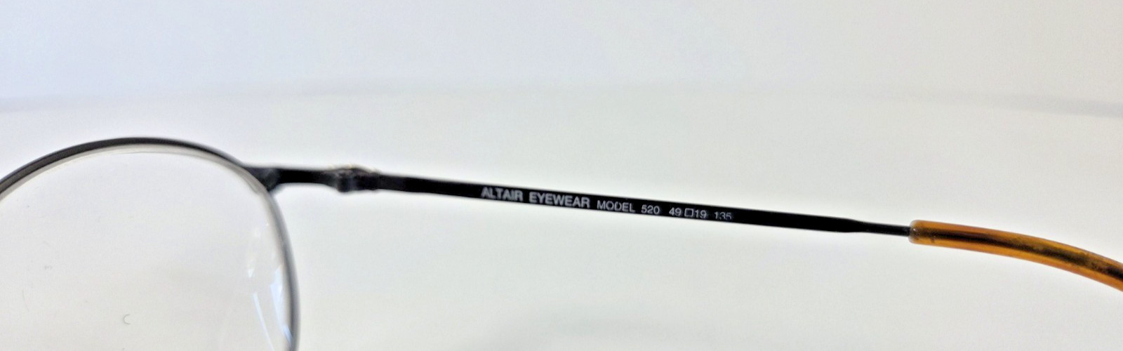 Altair France 520 Vtg Eyeglass Frames Black Gold Metal 51-19-140 Oval