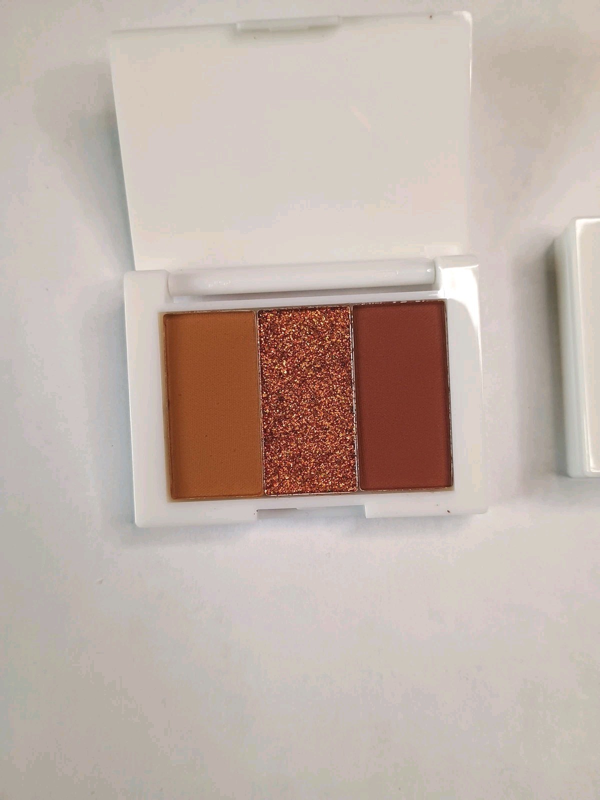 2 HipDot Eyeshadow Trio in Unknown, Fine Art, and Salem