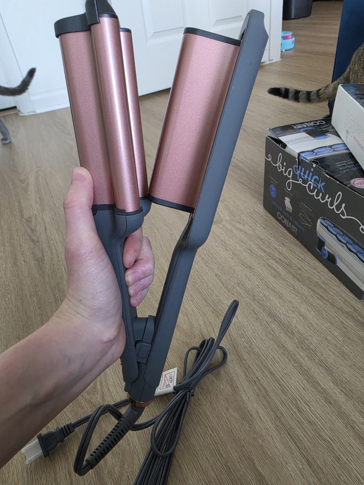 Hairatage Double Ceramic Triple Barrel Waver 1 in Ceramic 400°F Rose Gold/Black