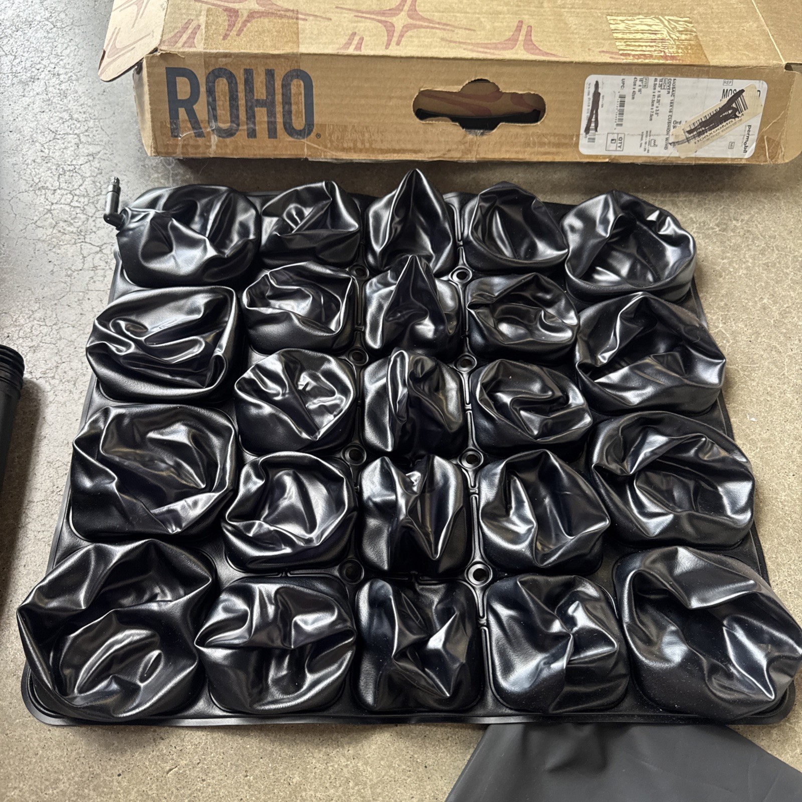Roho Mosaic Wheelchair Seat Cushion 18″x16″ Includes Pump & Cover
