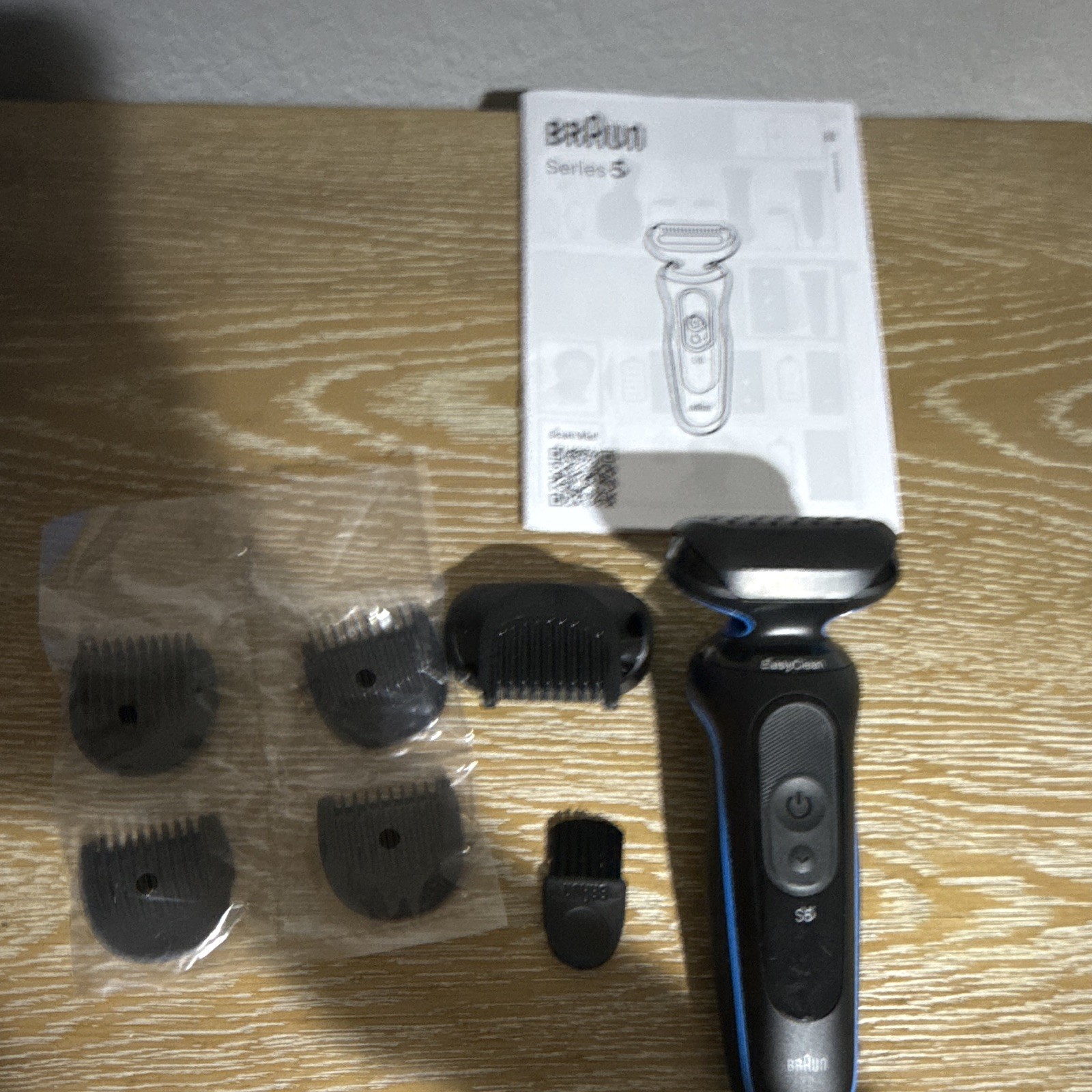 Braun Series 5 EasyClean Cordless Foil Shaver, Battery, Black/Blue Men