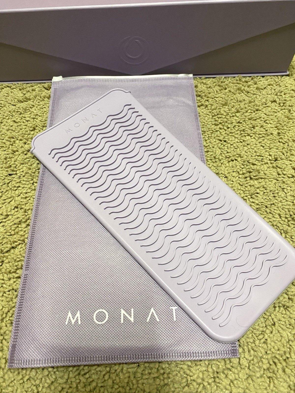 NEW IN BOX Monat 3 in 1 Curling Iron with BONUS Monat branded Silicone Sleeve