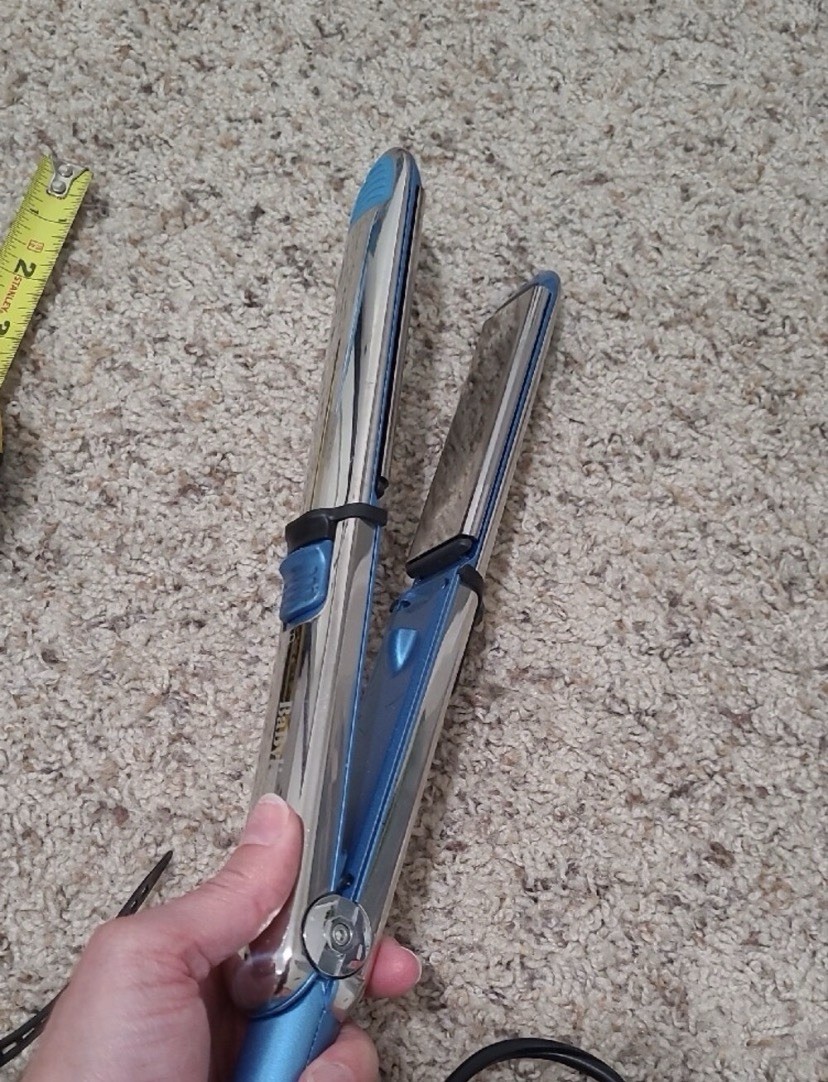 BaByliss PRO Nano Titanium 1″ Dual Curl Barrel Iron 450°F 40W Blue/Silver