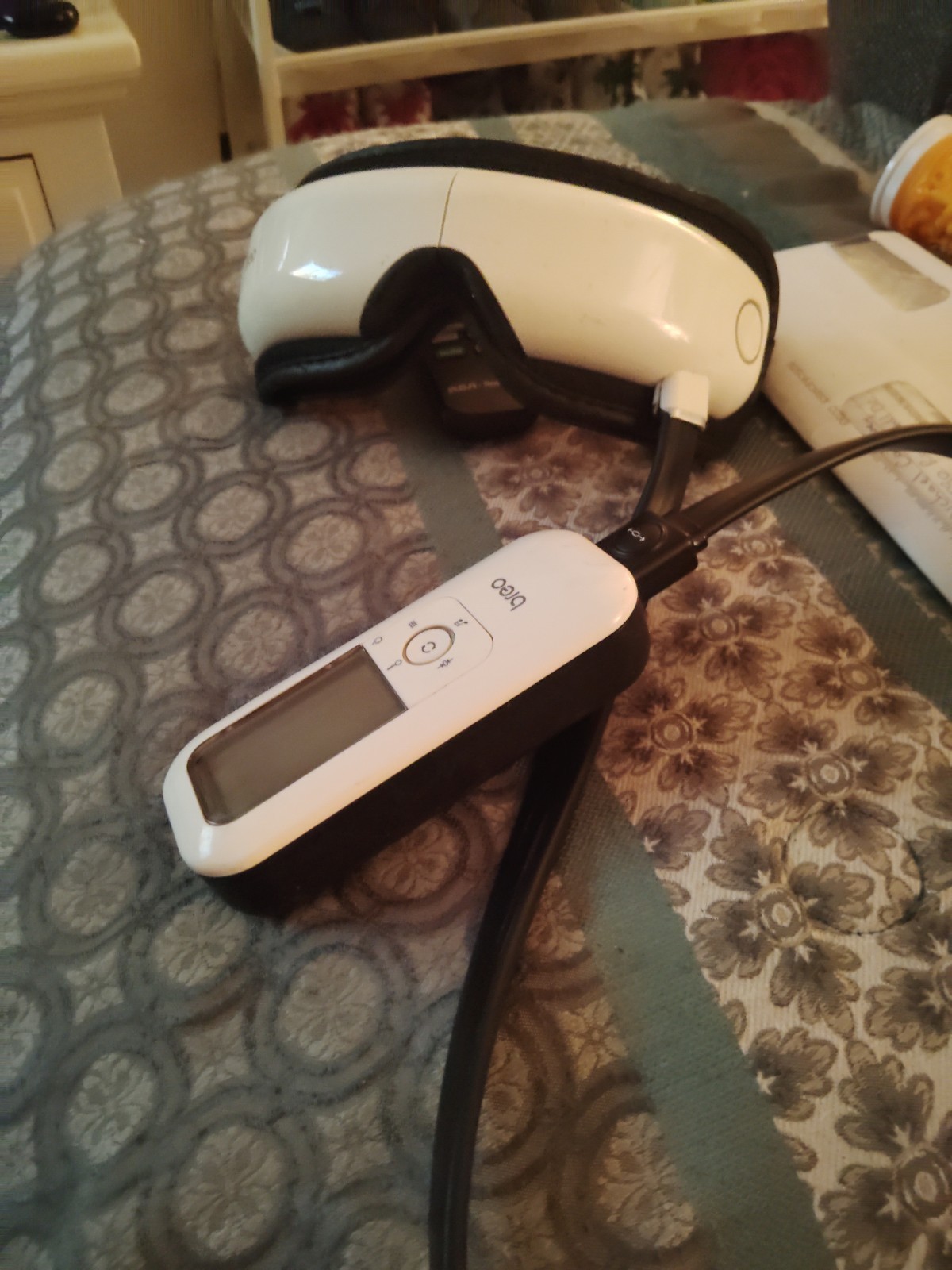 Breo Eye/Head Massager , Battery Operated With Music And Heat Functions