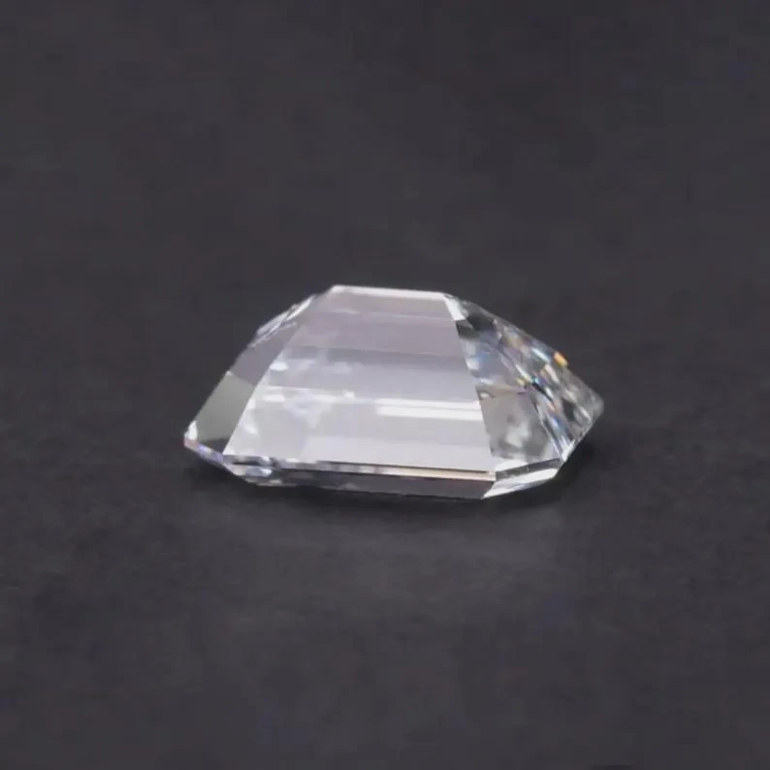 Loose 6.00 CT Emerald Cut Lab Grown CVD Diamond Natural D Color VVS1 Certified