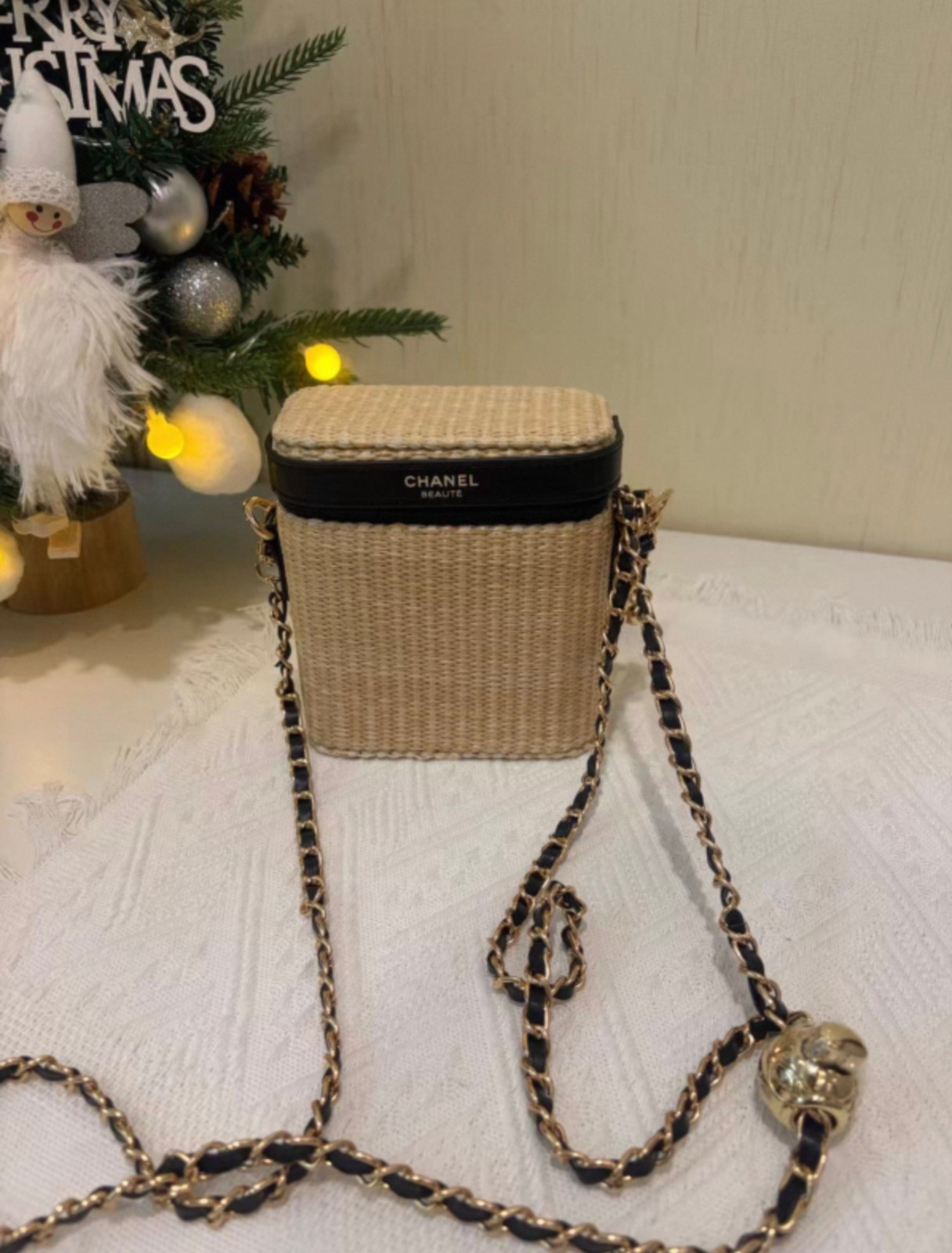 DIY Les Beiges Summer Cosmetic Pouch Clutch Bag with Chain Limited Edition 2026