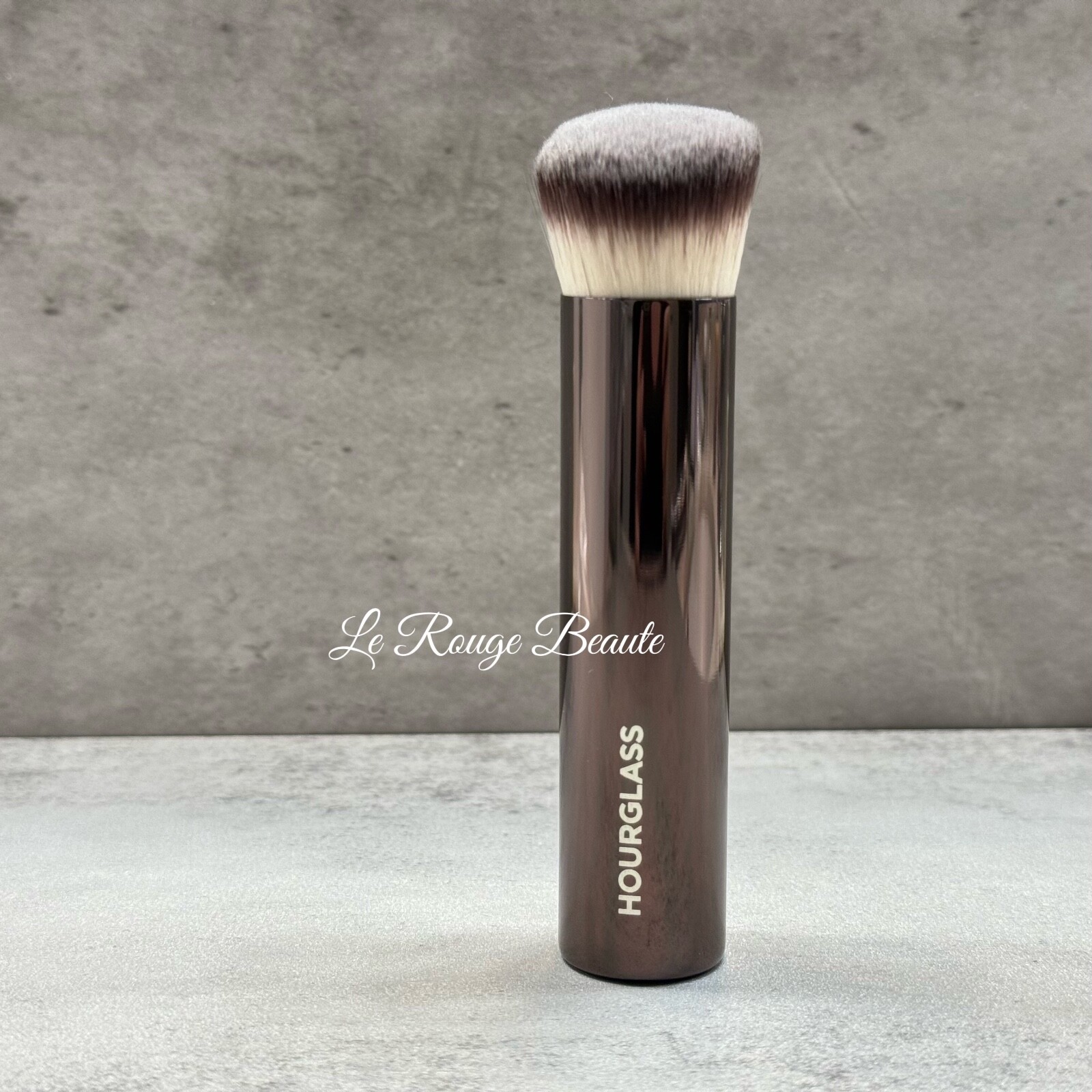 HOURGLASS Cosmetics – Vanish Seamless Finish Foundation Brush