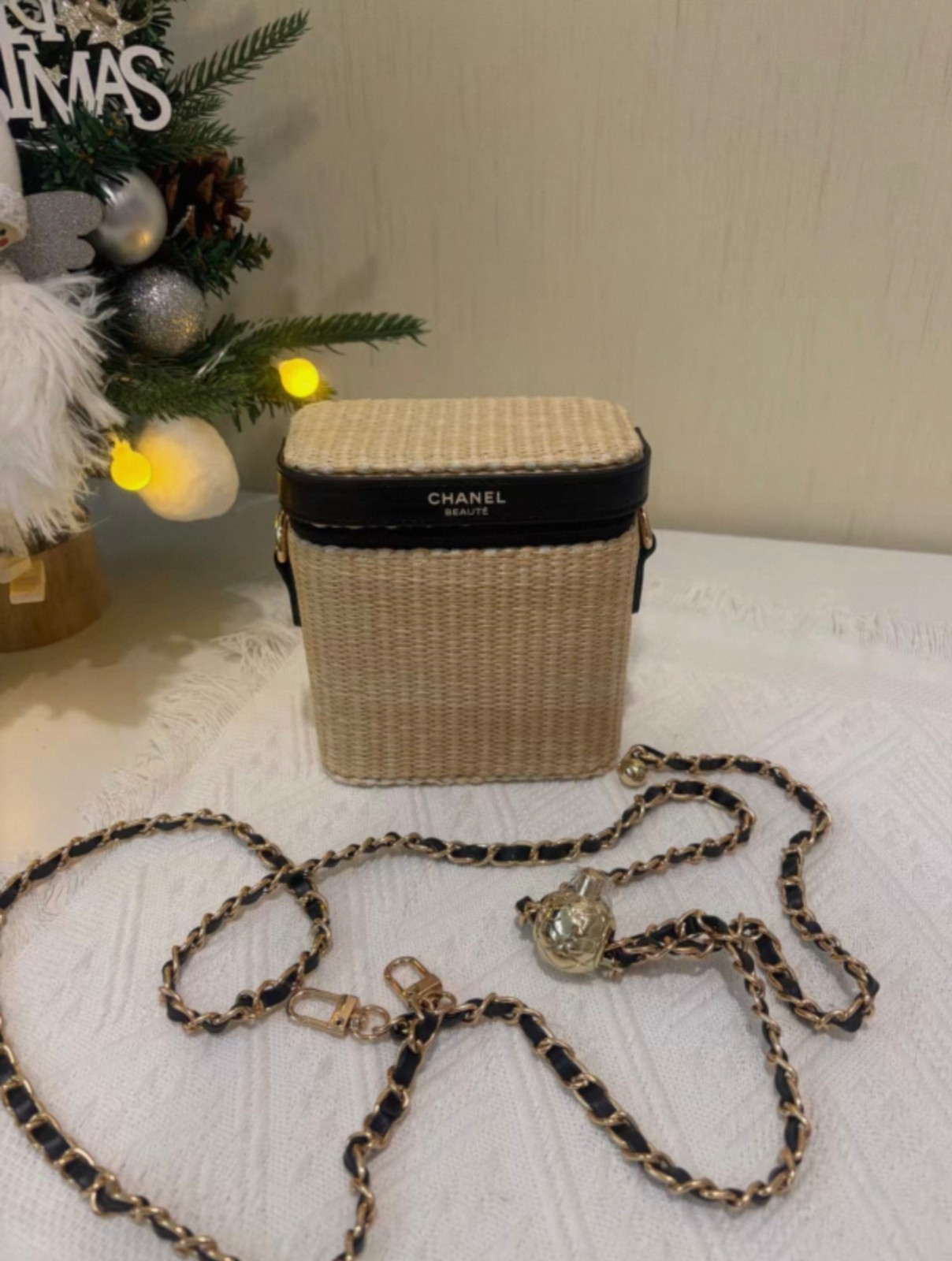 DIY Les Beiges Summer Cosmetic Pouch Clutch Bag with Chain Limited Edition 2026