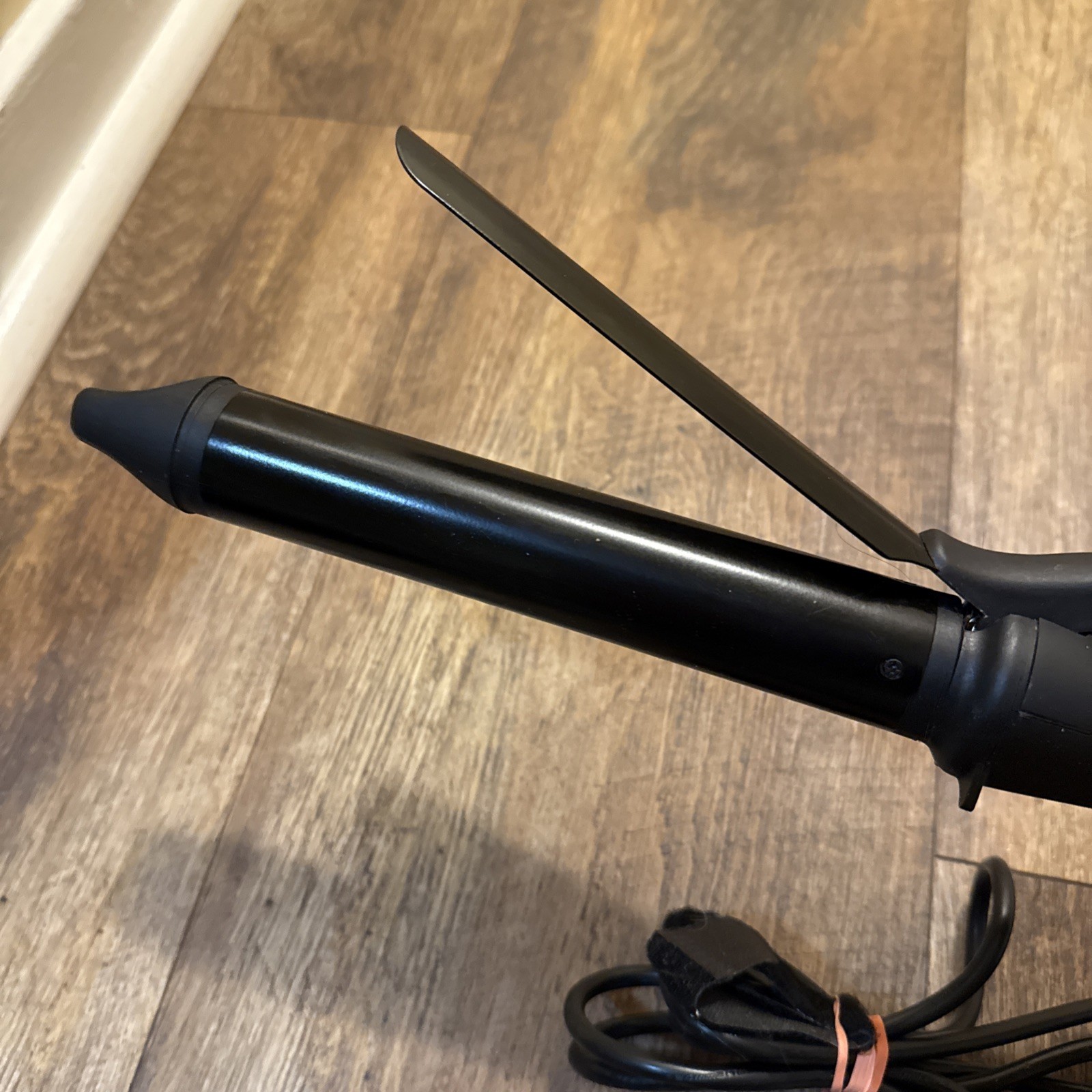 Bio Ionic Curling Iron 1.25″ Adjustable Temp 250-430F LXT-CL-1.25 Hair Tool