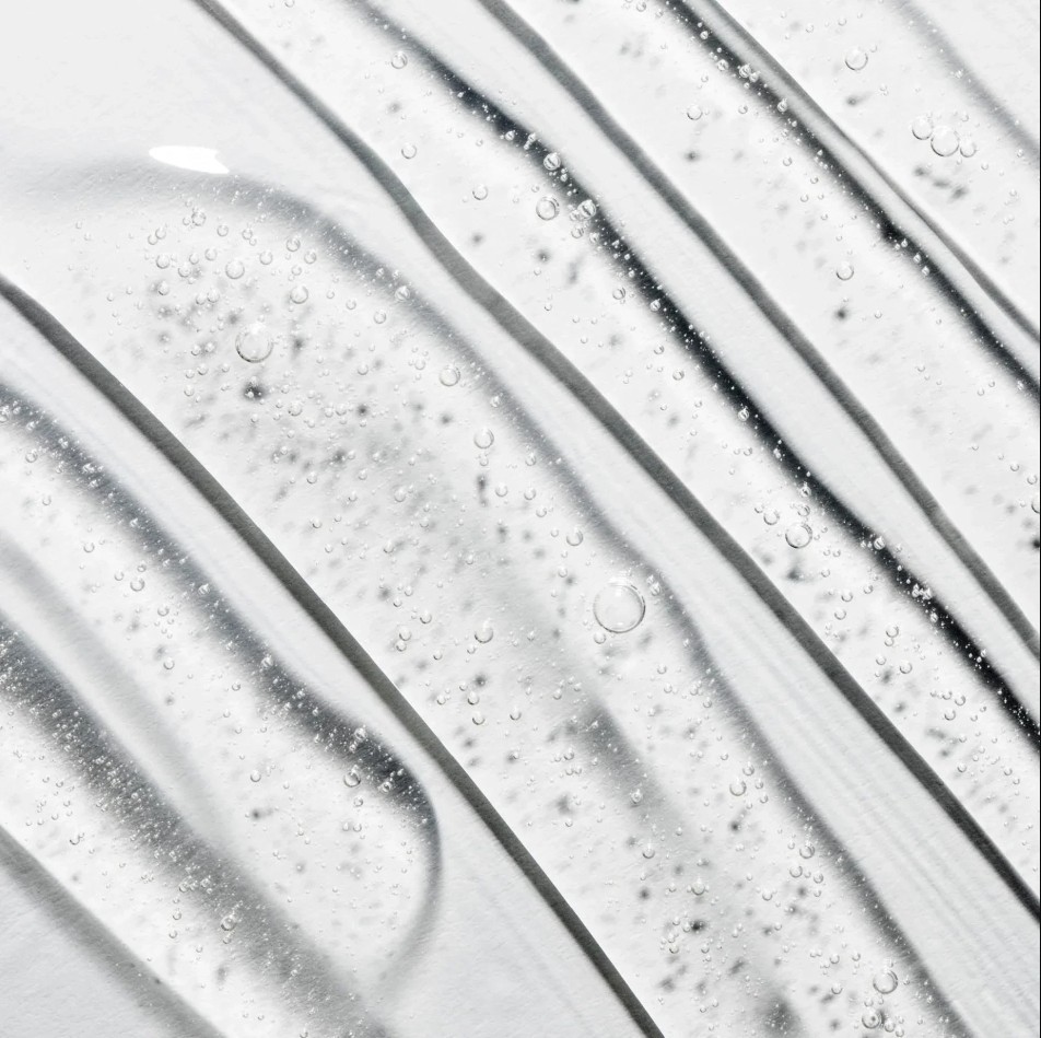 PRELUDE Facial Treatment Cleanser-out micro-pollutants and pore-clogging debris.