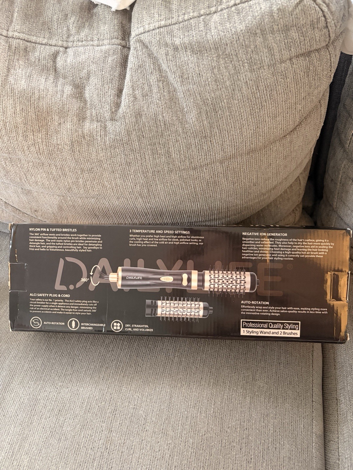 Rotating Hot Air Brush Dryer, 3 Speed, (DAILYLIFE) Black/Gold