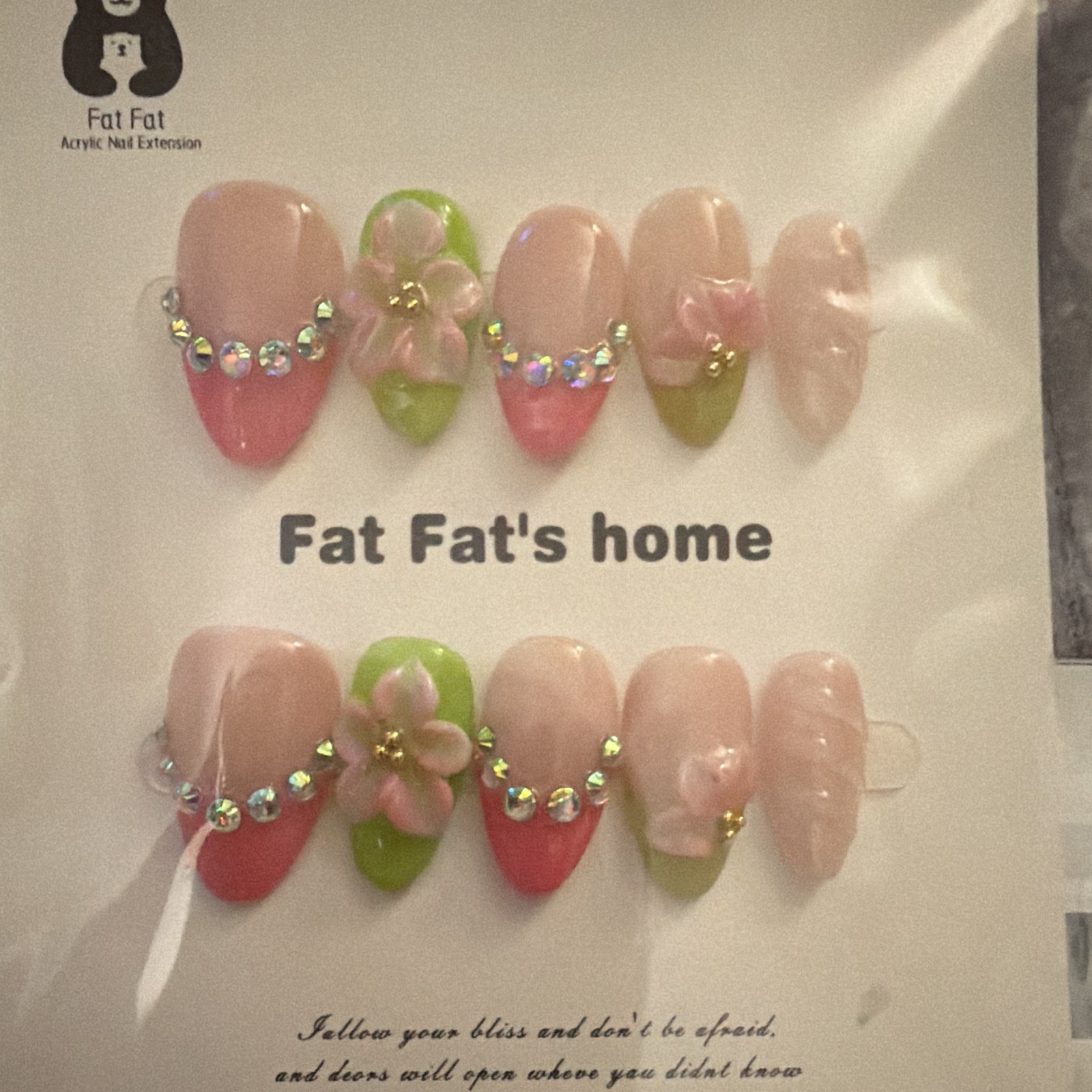 Fat Fat’s home Press-On Nails Size Medium Almond 3D Floral Multicolor