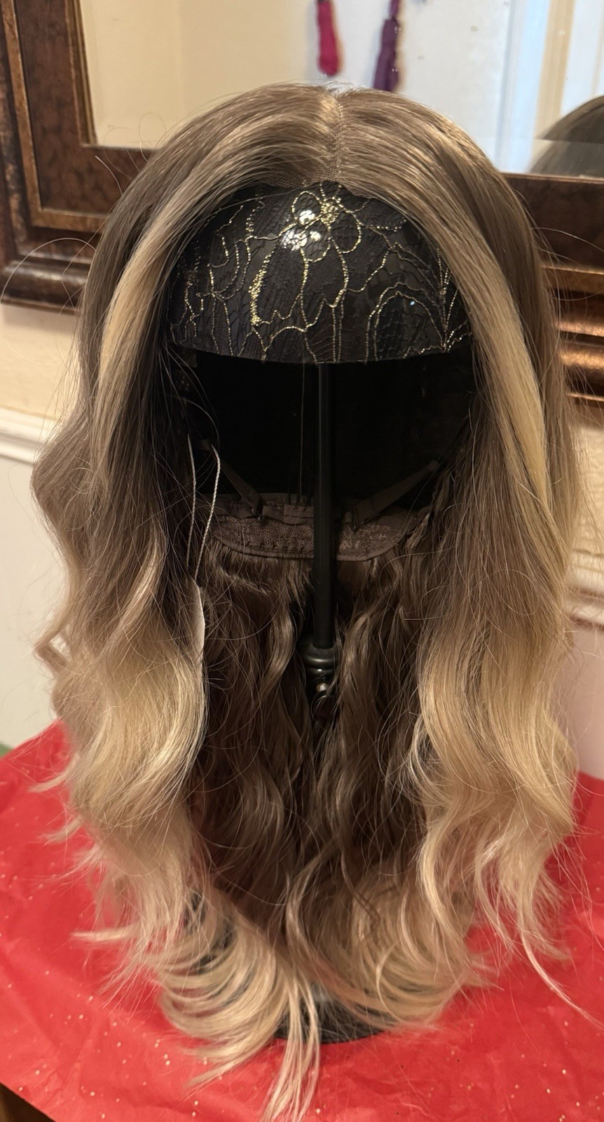 Stacy’s Story KITTY Water Wave Natural Blonde Wig Standard Size NWT