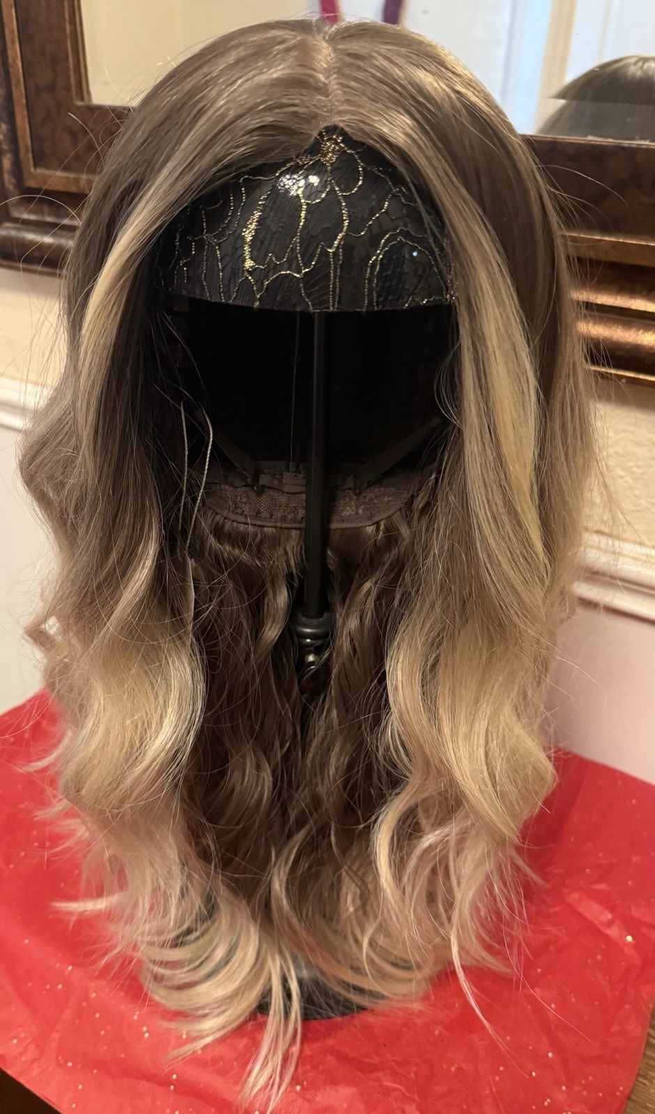 Stacy’s Story KITTY Water Wave Natural Blonde Wig Standard Size NWT