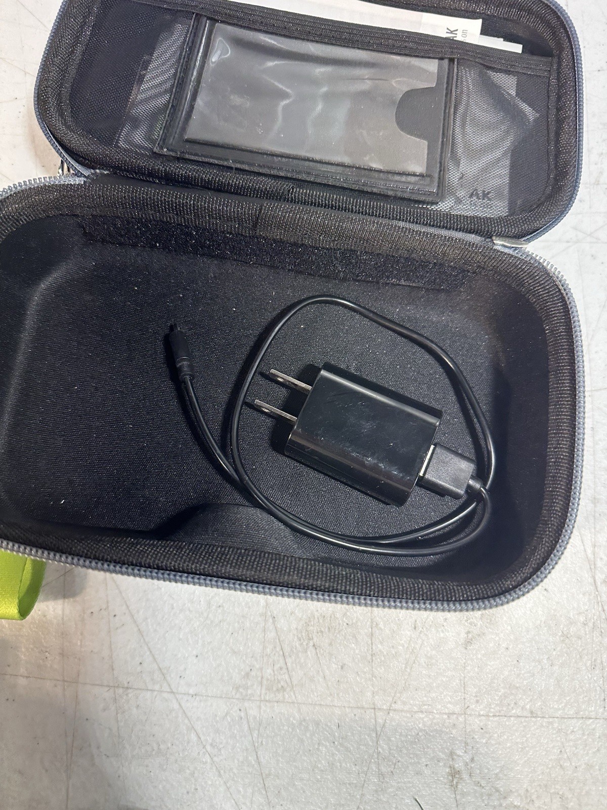 Phonak Audeo Rechargeable Wireless Audio Ear Devices Charger Case Set
