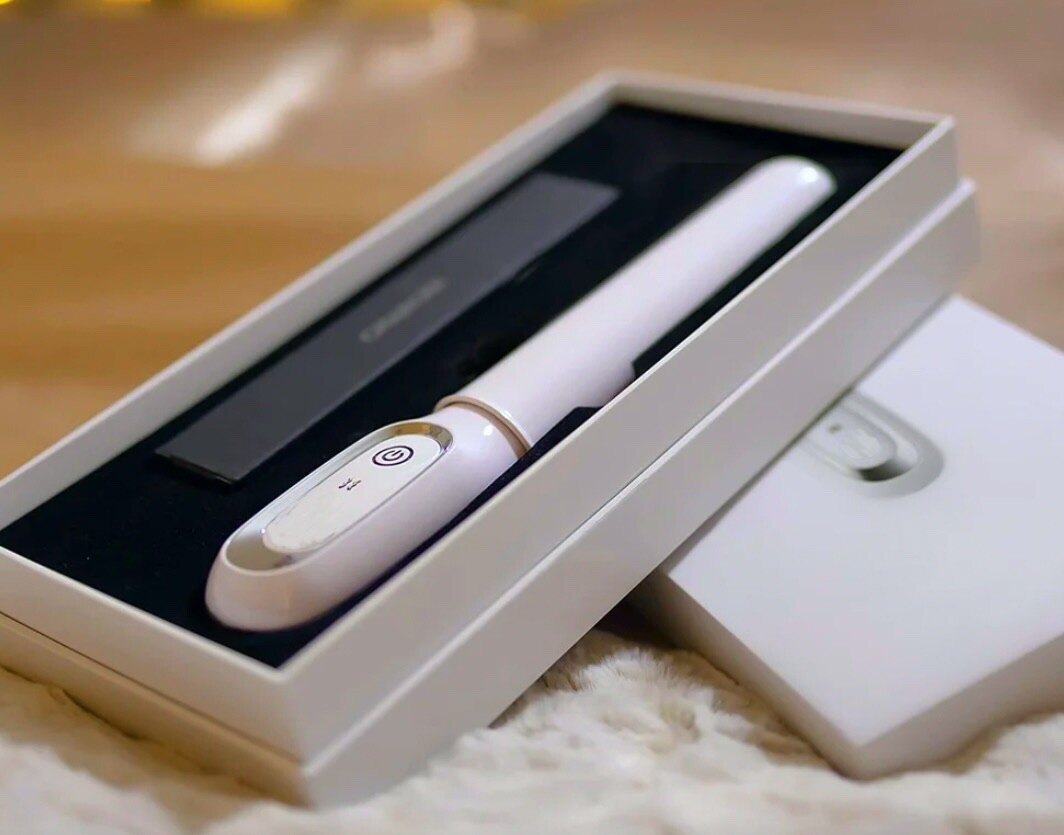 Vaginal Tightening Rejuvenation Wand. Red and Blue light Therapy. *USA Seller*