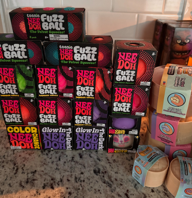 Viral NeeDoh, Mystery Dumpling’s & More! Many Types and Color! ALL In Stock Now!