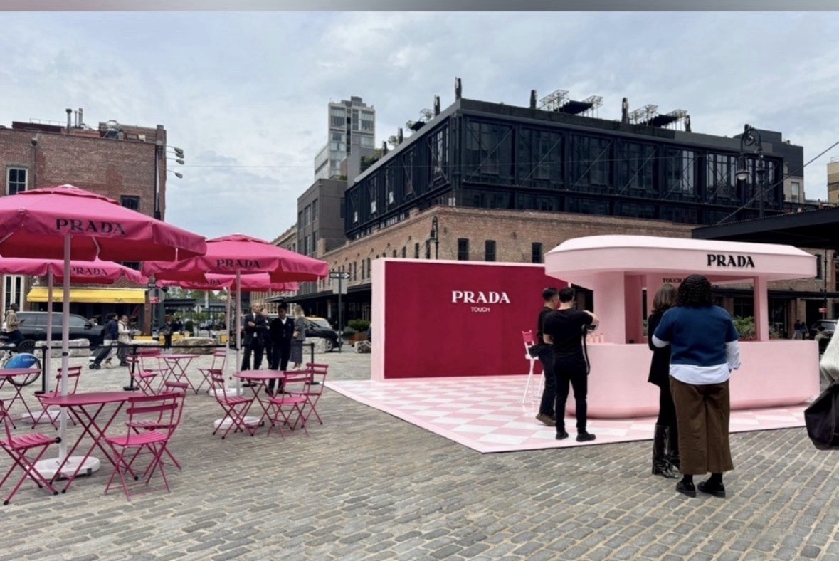 NEW Prada Branded Touch up kit- Makeup Pads & Blotting Papers set from NYC Popup