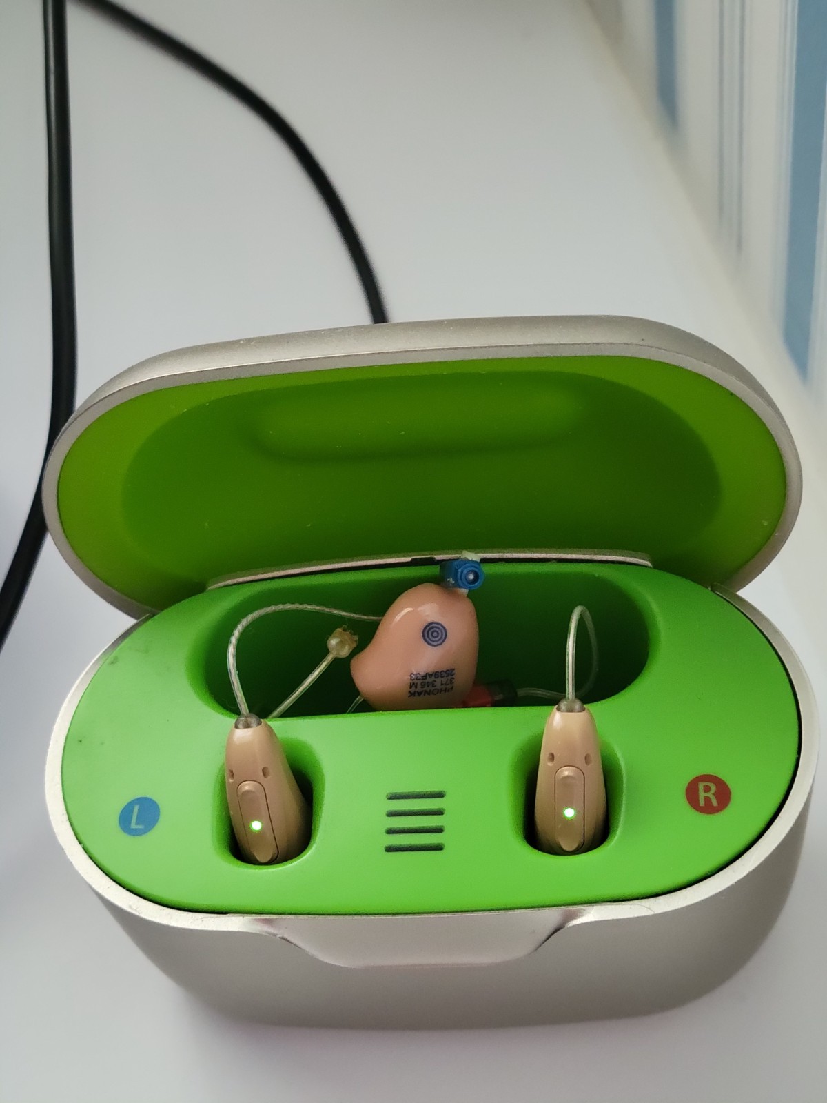 Phonak Lumity Life L90-RL Hearing Aids, GO Charger