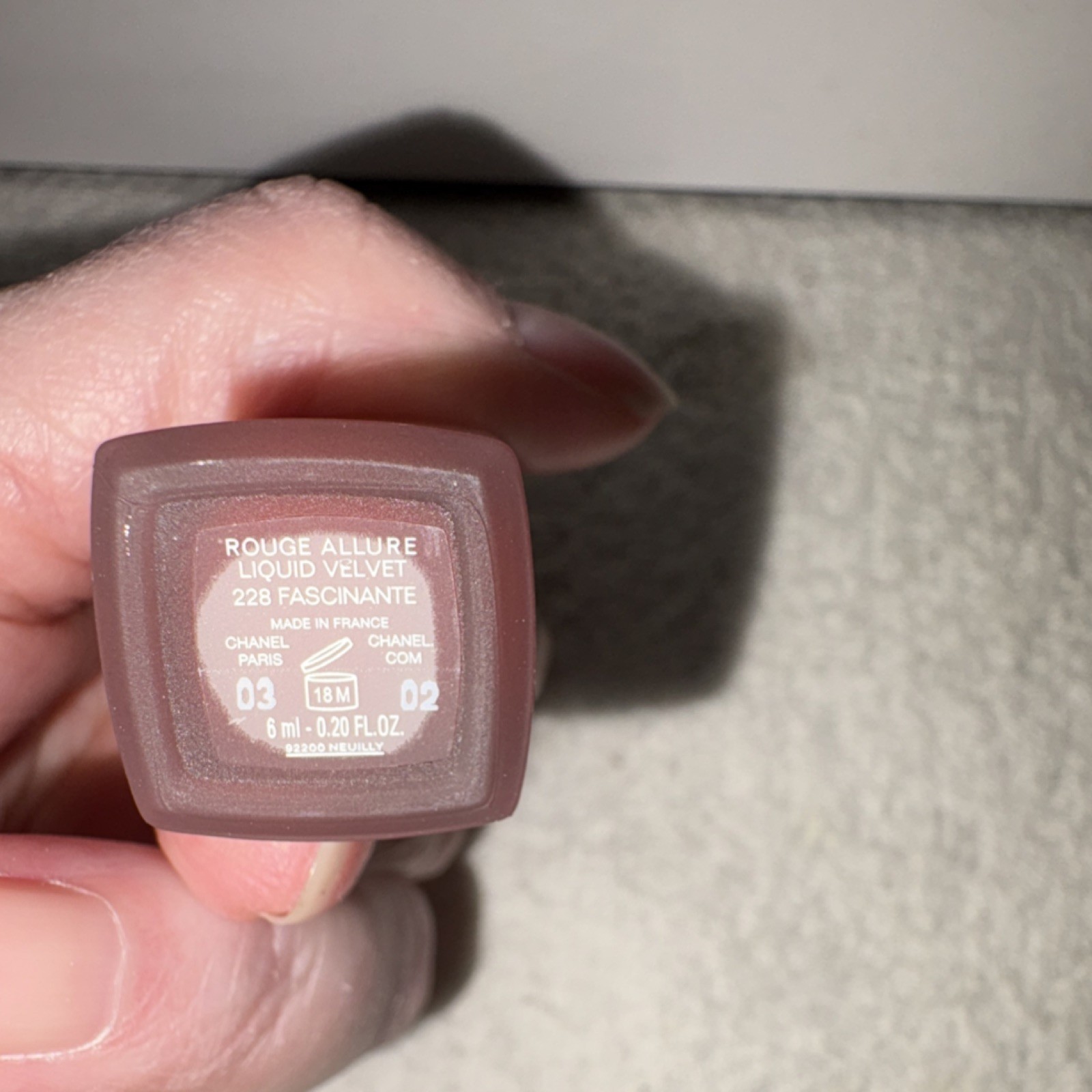 CHANEL Rouge Allure Liquid Velvet Lipstick 228 Fascinante Matte Intense 18M