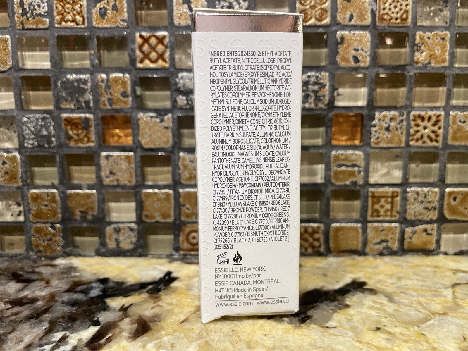 Bundle of 2 ESSIE – HARD TO RESIST ADVANCED NAIL STRENGTHENER – .46oz EACH NIB
