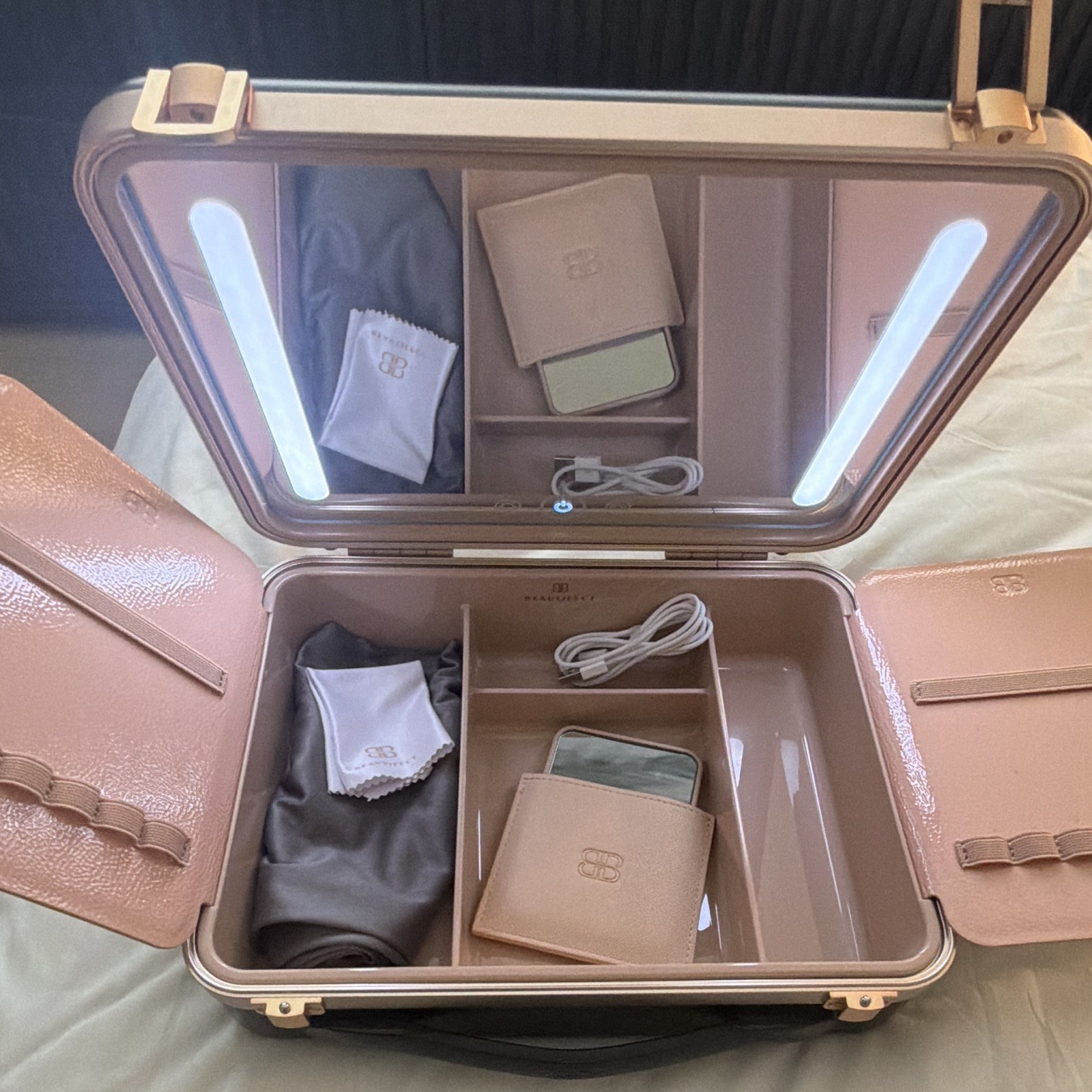 Beautifect Box Lighted Makeup Case w/ Mirror Handle, Black/Pink Plastic