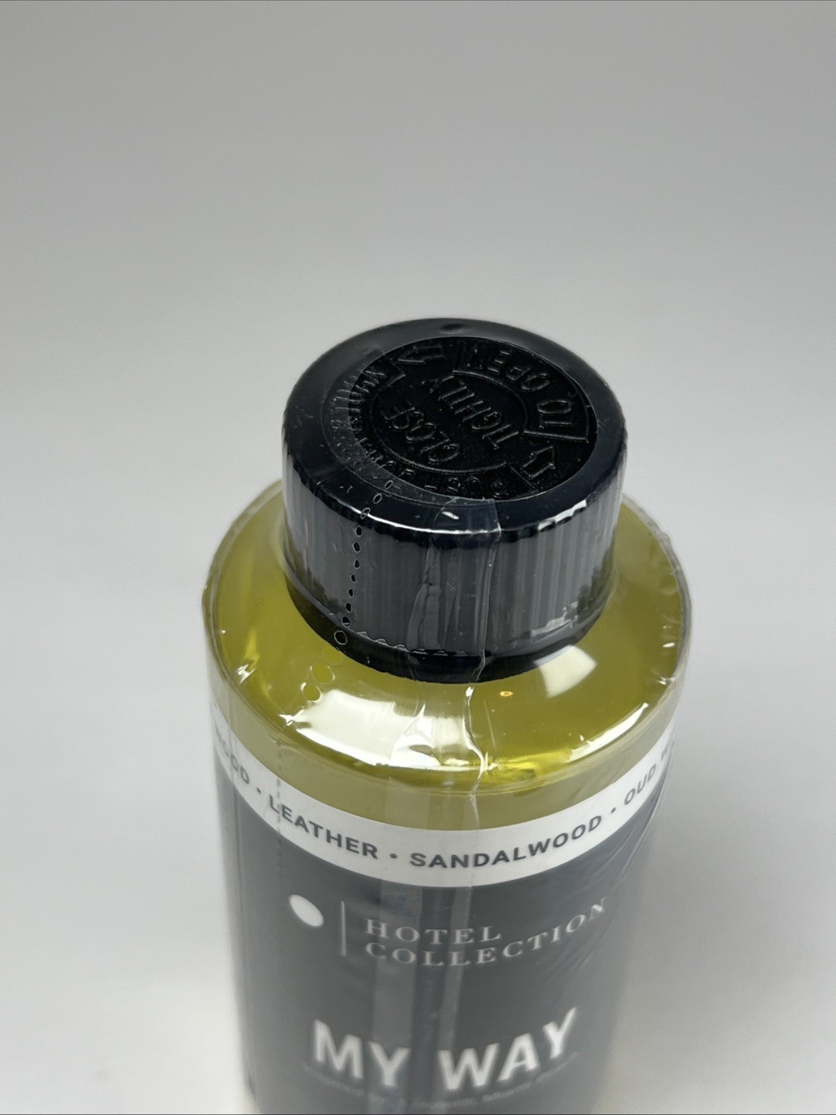 Hotel Collection My Way Fragrance Oil 200ml – Oud Wood Leather & Sandalwood