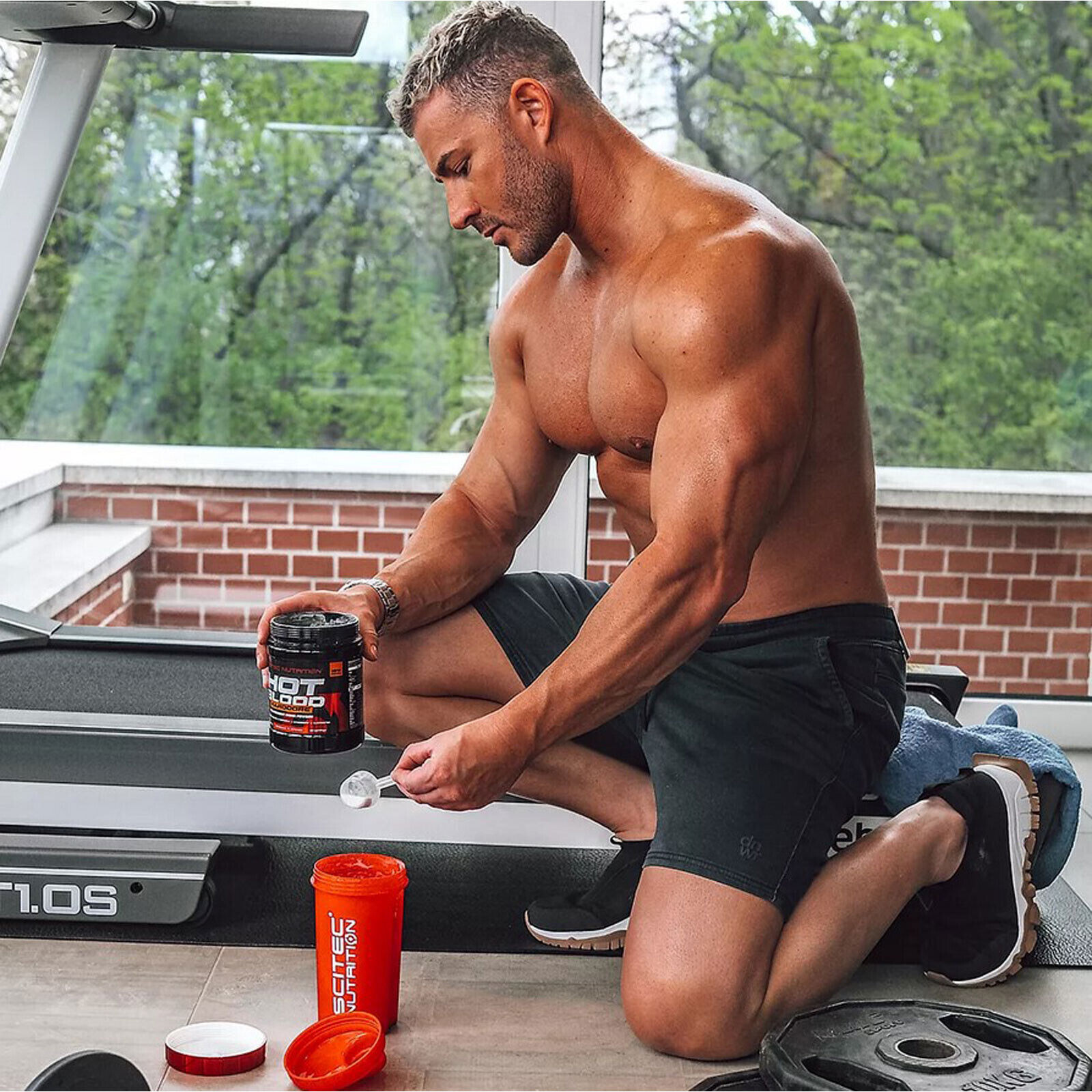 HOT BLOOD 300g Pre-Workout Booster Maximizes Energy Focus & Performance Vitamins