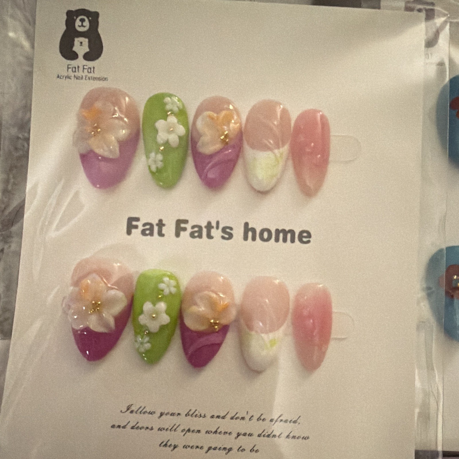 Fat Fat’s home Press-On Nails Size Medium Almond 3D Floral Multicolor