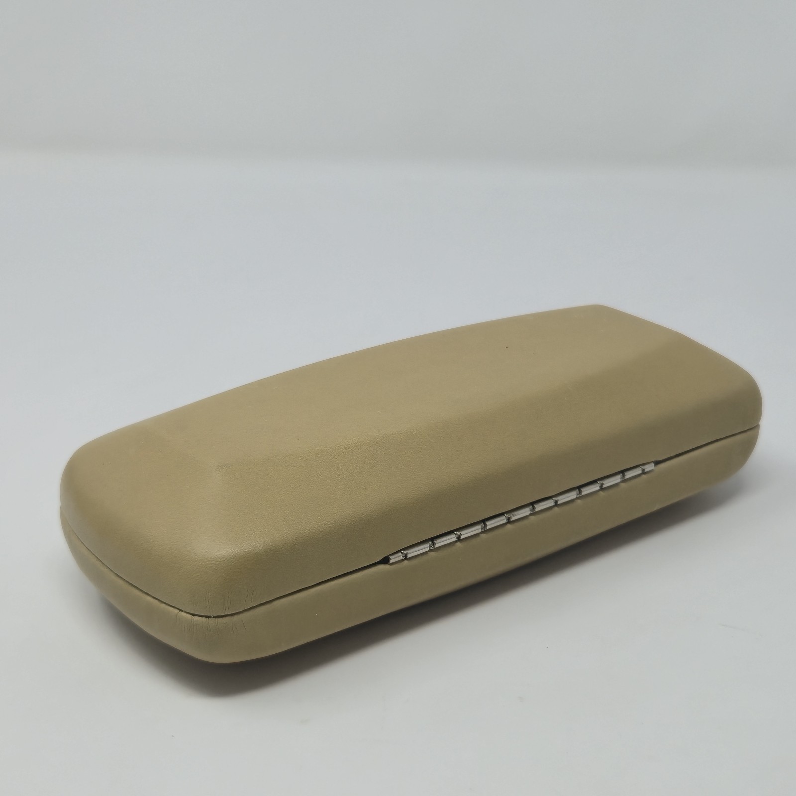 ​Tommy Bahama Sunglasses Case Hard Shell Tan Beige with Branded Cleaning Cloth