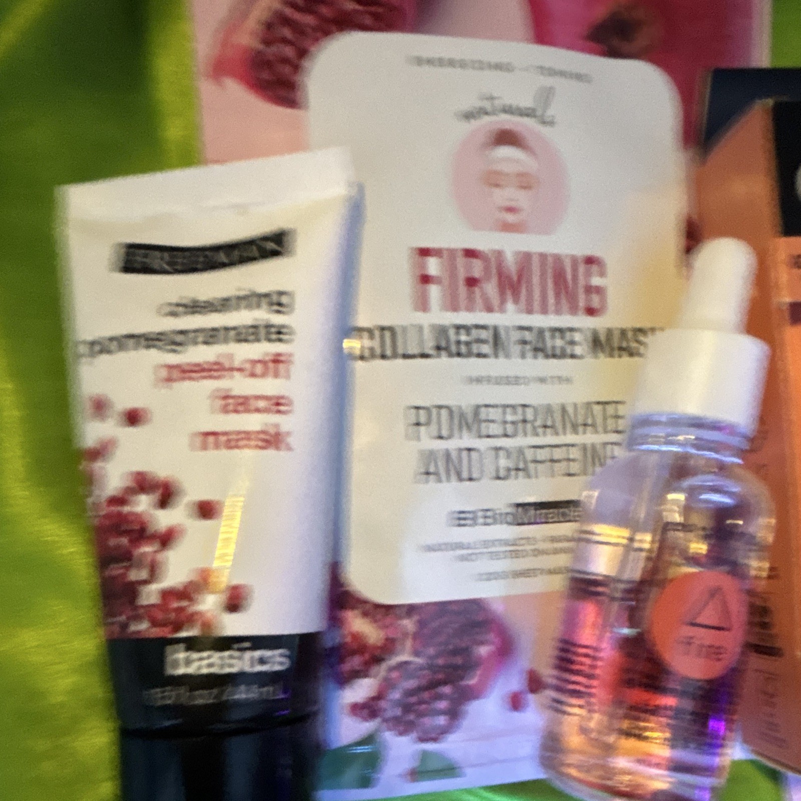 Assorted Pomegranate + Caffeine Firming Depuffing Set Masks Eye Mask Lip Balm