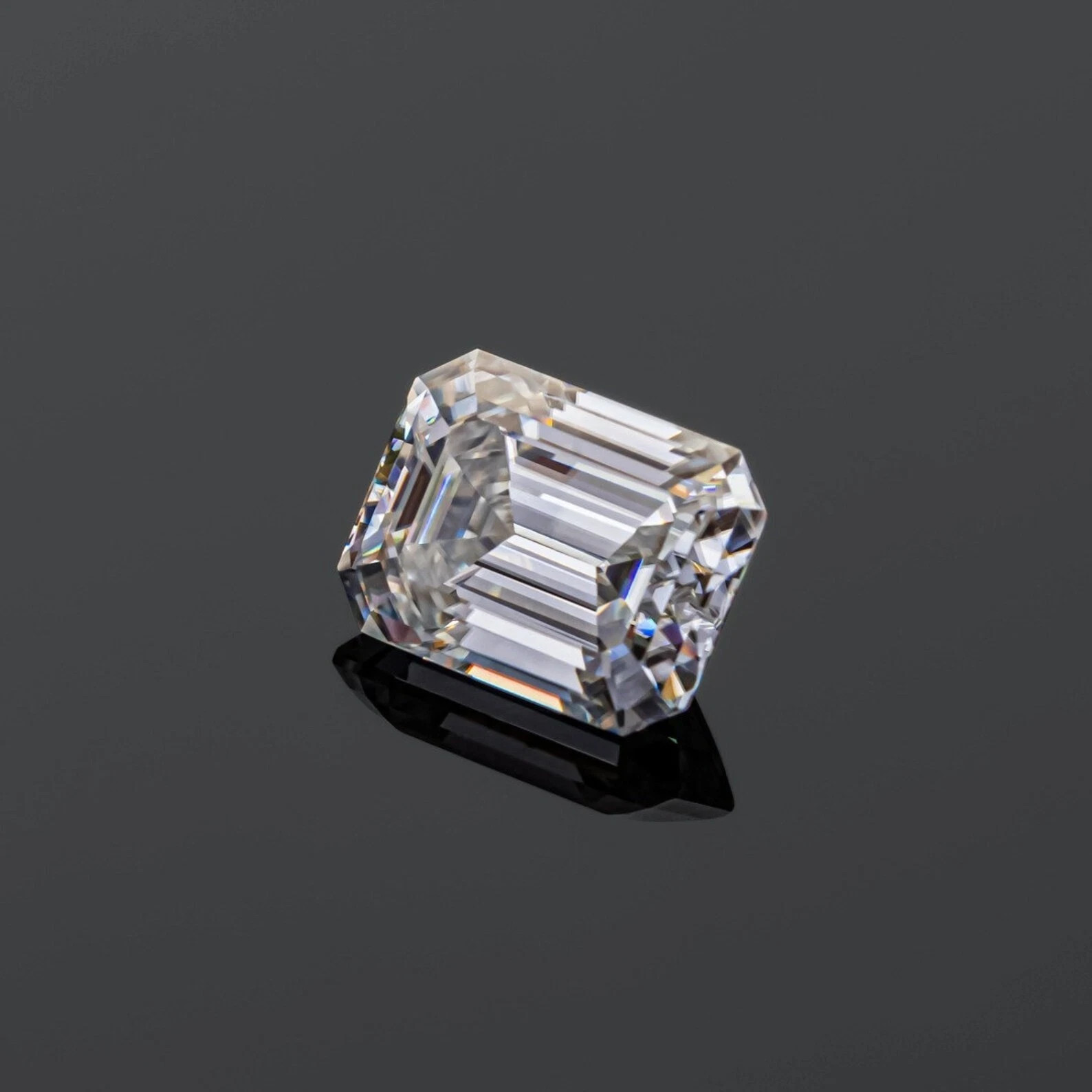 Loose 6.00 CT Emerald Cut Lab Grown CVD Diamond Natural D Color VVS1 Certified
