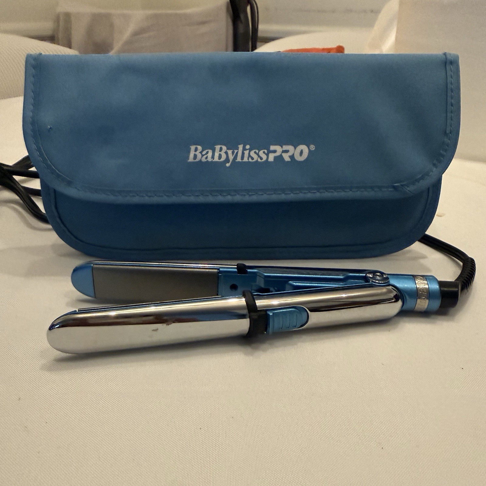 BaBylissPRO Prima 2000 Nano Titanium Flat Iron Mini HairStraightener Travel Case