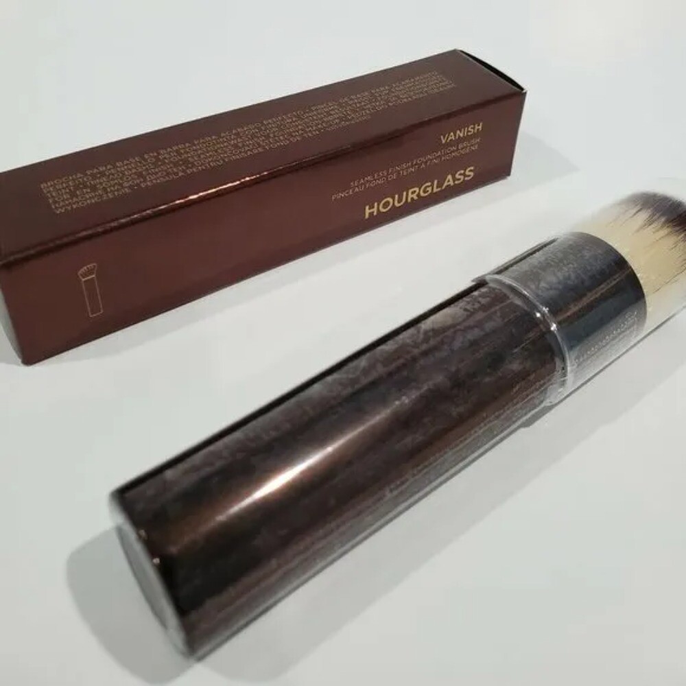 HOURGLASS Vanish Seamless Finish Foundation Brush NIB Free Shipping