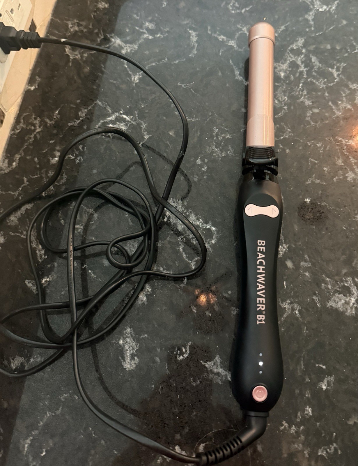 Beachwaver B1 Rotating Curling Iron – BW1800SX Black/rose Dual Voltage Tested