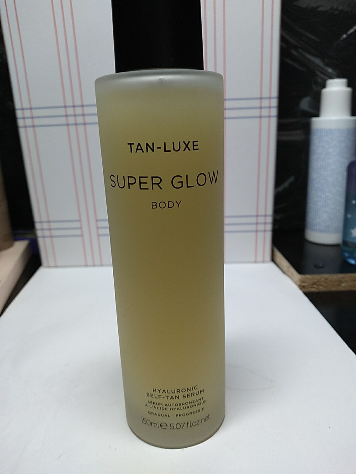 Tan Luxe Super Glow Body Hyaluronic Self Tan Serum, Gradual ~ 150 ml / 5.07 oz