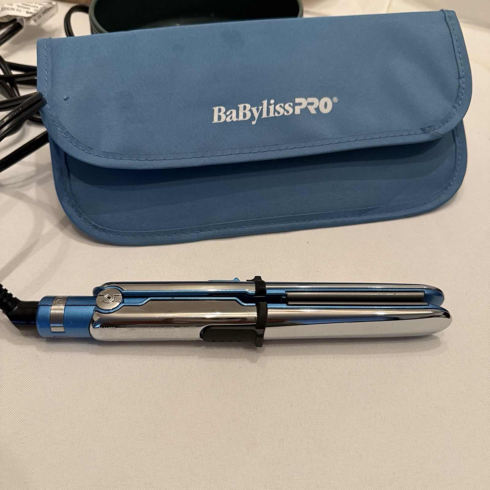 BaBylissPRO Prima 2000 Nano Titanium Flat Iron Mini HairStraightener Travel Case