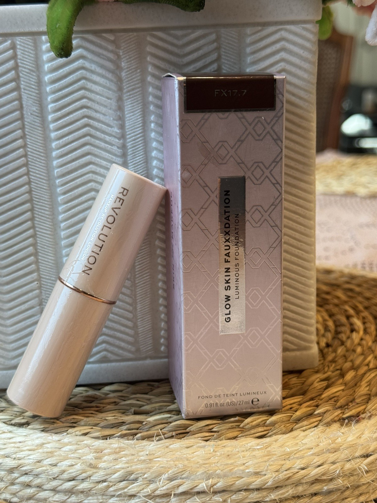 New Dark Revolution Beauty XX Glow Skin Fauxxdation Luminous Foundation, FX17.7