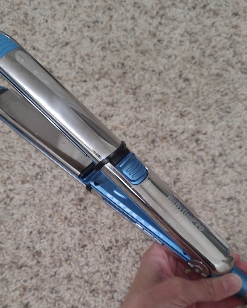 BaByliss PRO Nano Titanium 1″ Dual Curl Barrel Iron 450°F 40W Blue/Silver