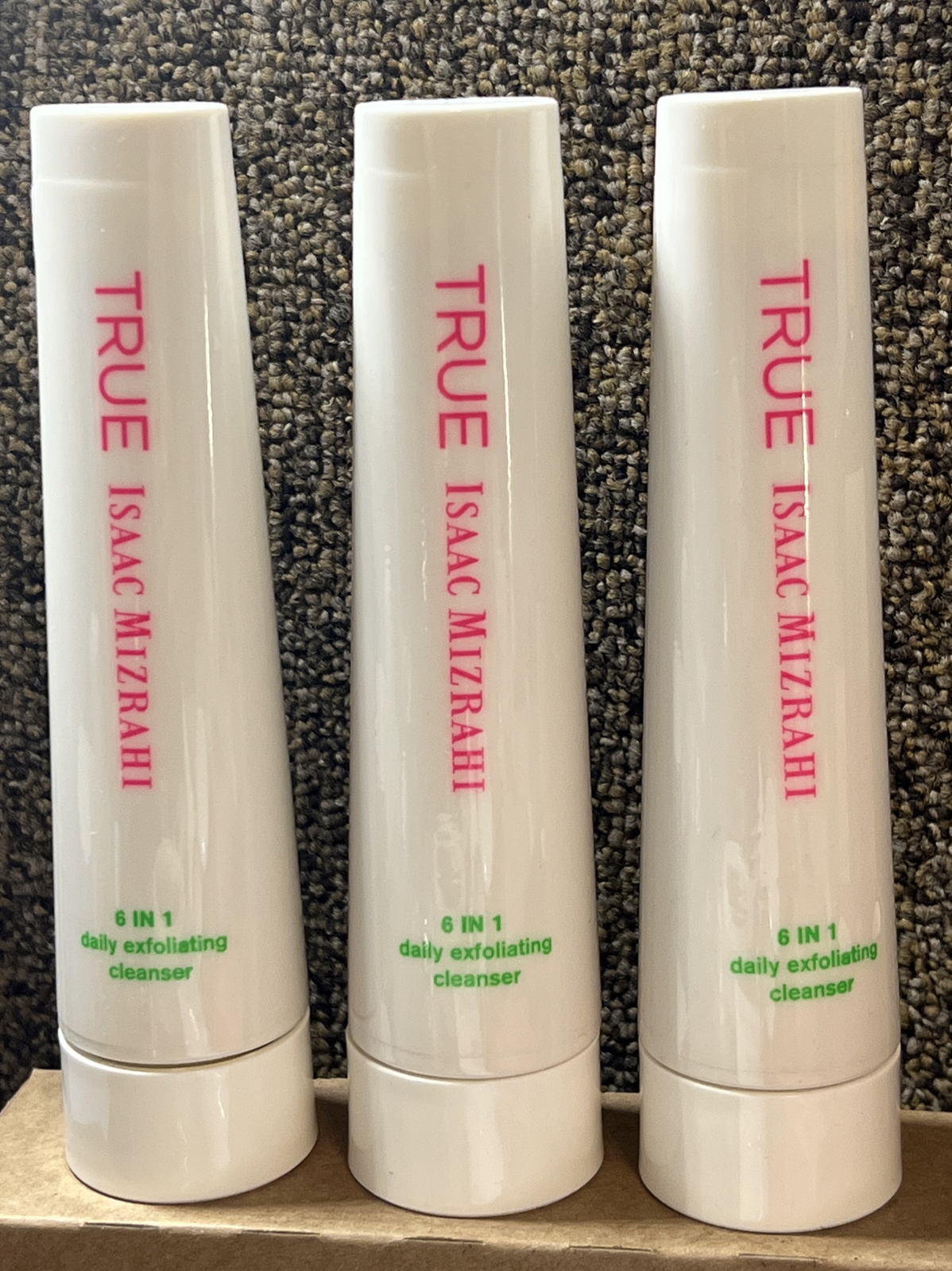 3 TRUE Isaac Mizrahi 6 in 1 Daily Exfoliating Cleanser 3.39 fl oz / 100 mL
