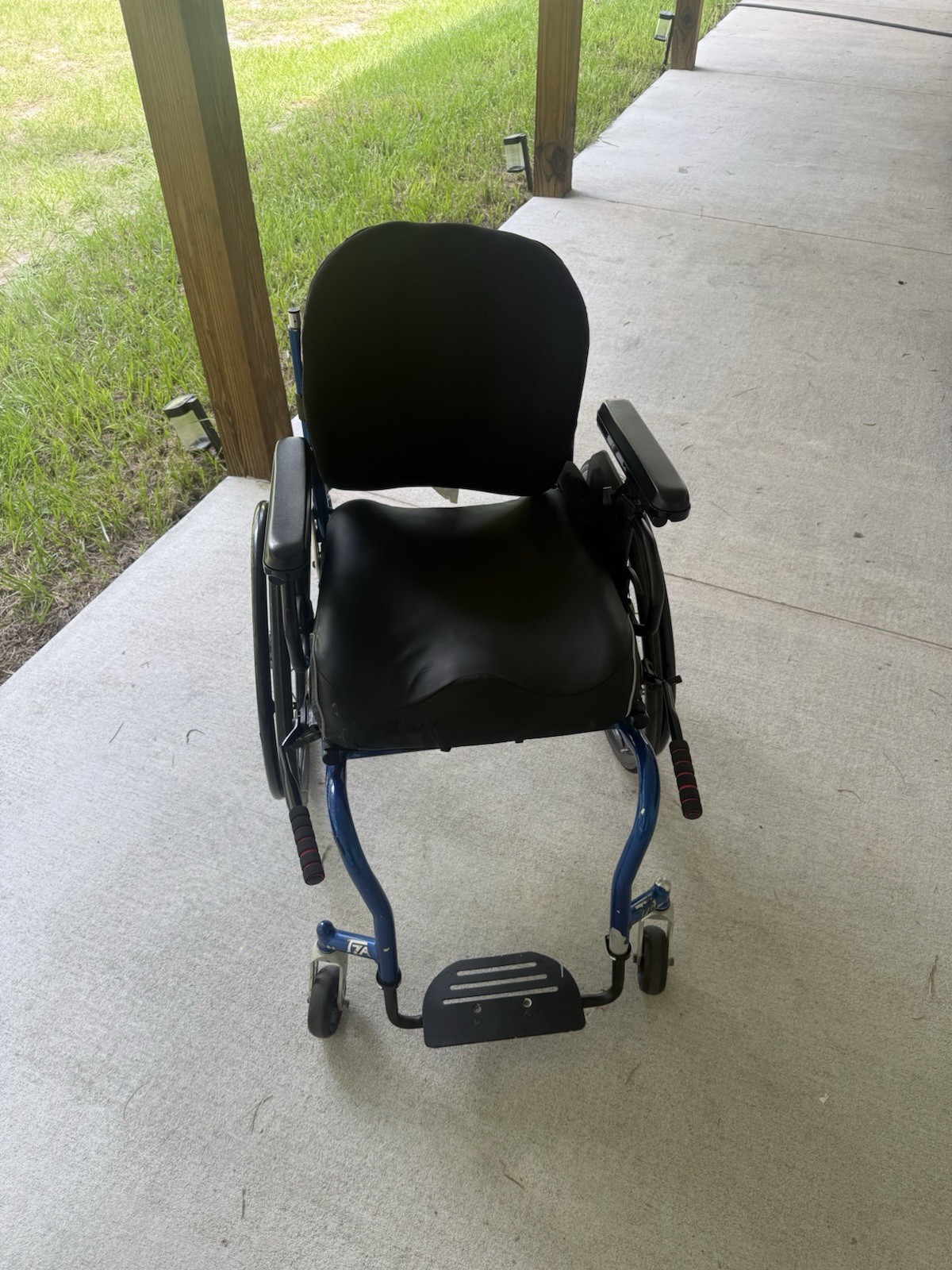 TiLite Aero Z ultralight Wheelchair w/ Icon Back & Comfort M2 cushion