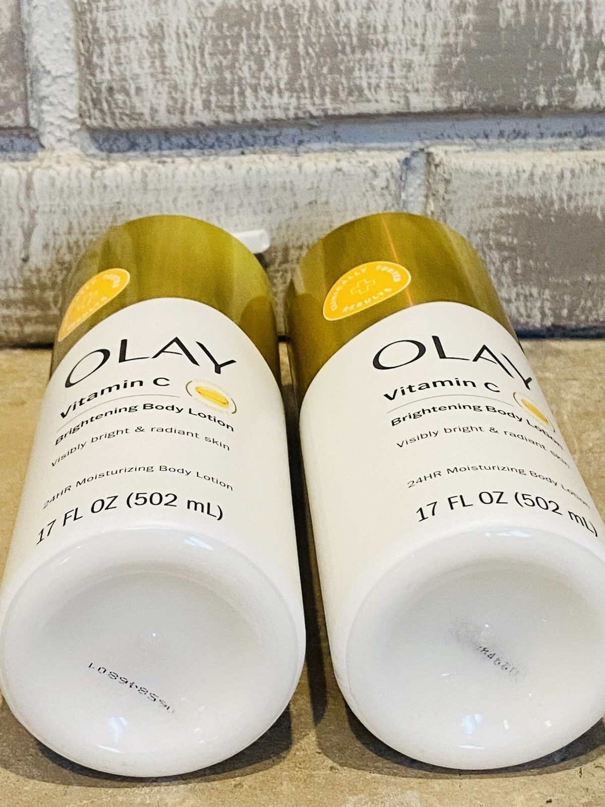 Olay Brightening Body Lotion Vitamin C B3 Moisturizing Radiant Skin 17 oz 2 Pack