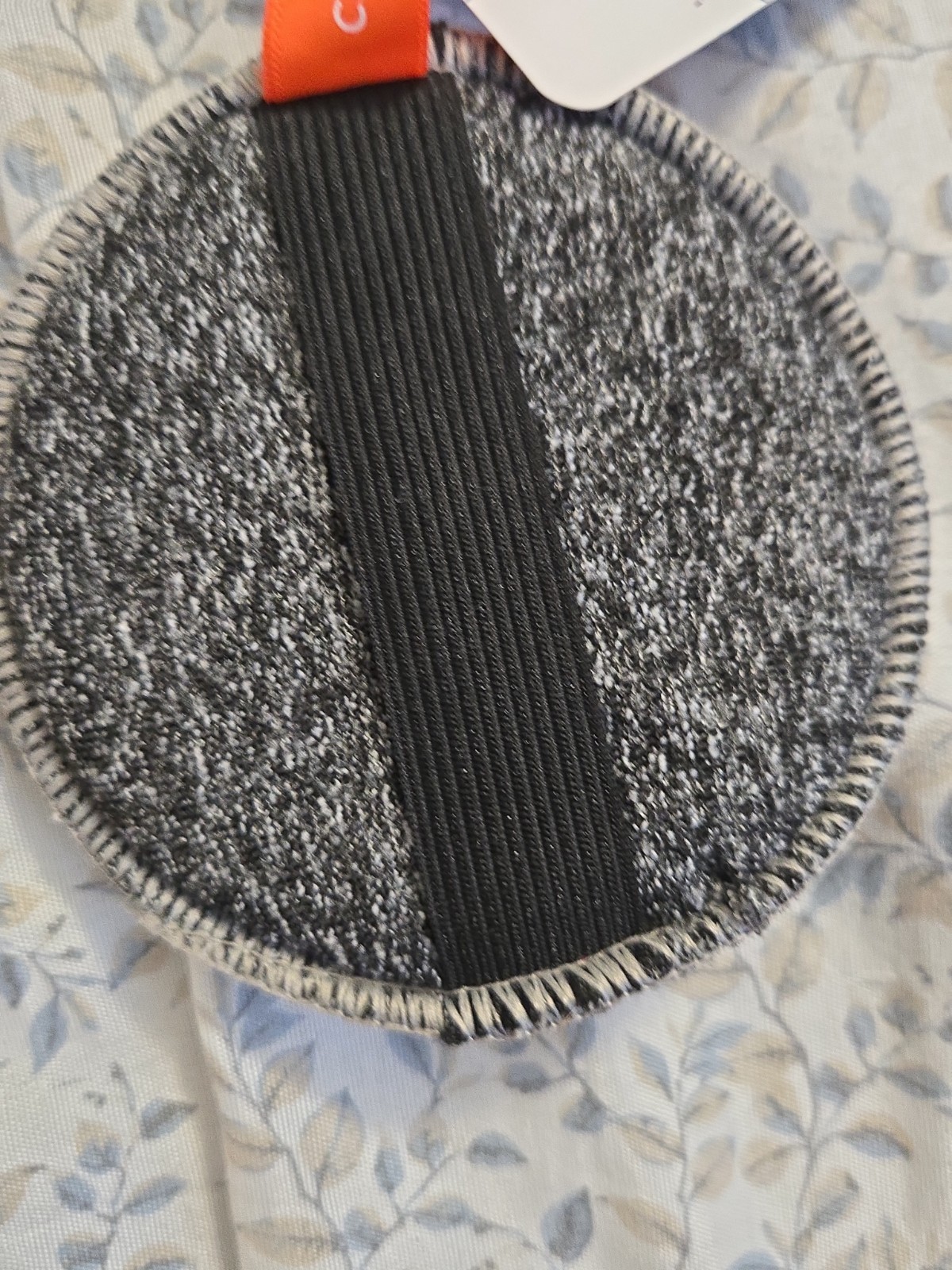 Charcoal Infused Detoxify Round Exfoliator