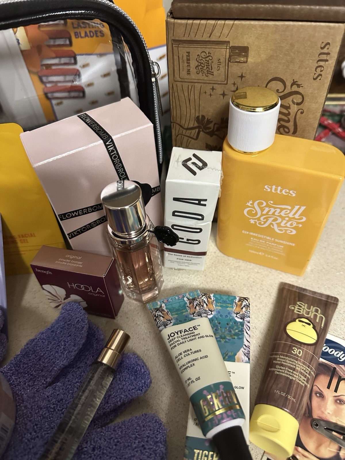 Mixed Brands Travel Size Bath & Body Lot Bag Dove Degree + Flowerbomb Rose